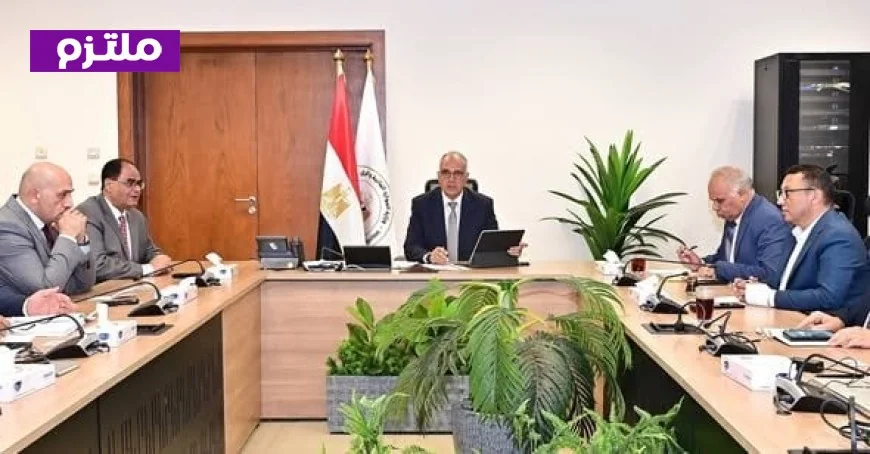 وزير الري يستعرض آخر التطورات في المشروع الوطني لضبط نهر النيل