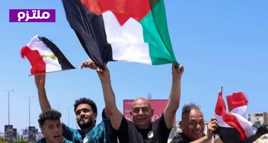 إعلام إسرائيلي يسلط الضوء على رفع حسام حسن علم فلسطين في العلمين الجديدة