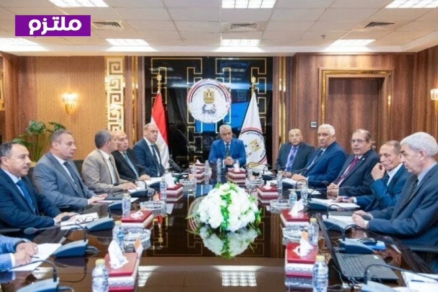 وزير الإنتاج الحربي يعزز تطوير شركات الذخائر ويؤكد أهمية تعميق التصنيع المحلي