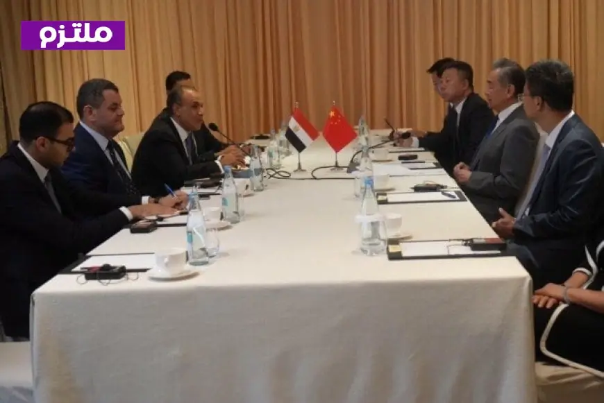 وزير الخارجية يناقش مع نظيره الصيني تطورات الأوضاع الإقليمية خلال اجتماع الآسيان