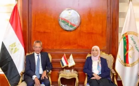 وزير المجالس النيابية يهنئ رئيسة النيابة الإدارية بمناسبة توليها منصبها الجديد