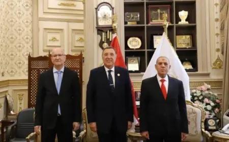 رئيس الدستورية العليا يحتفل بتعيين رئيس محكمة النقض في منصبه الجديد