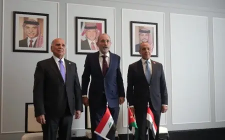 وزير الخارجية يحضر اجتماع التعاون الثلاثي بين مصر والأردن والعراق لتعزيز العلاقات المشتركة