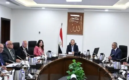 رئيس الوزراء يواصل متابعة تنفيذ مشروعات مياه الشرب والصرف الصحي في البلاد