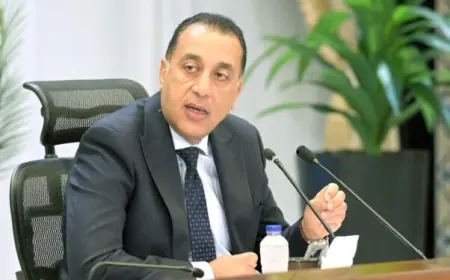 رئيس الوزراء يؤكد توفر مخزون كافٍ لتلبية احتياجات السوق المحلي لمدة عام كامل