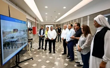 رئيس الوزراء يشرف على تطوير مستشفى رأس الحكمة المركزي لتحسين الخدمات الصحية