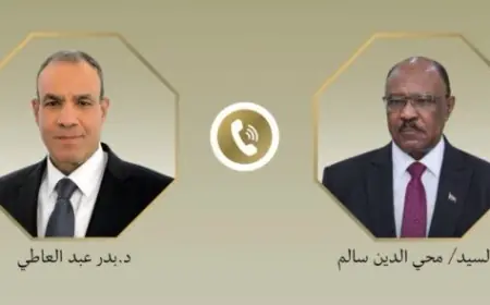 وزير الخارجية يناقش مع نظيره السوداني سبل تعزيز العلاقات الثنائية بين البلدين