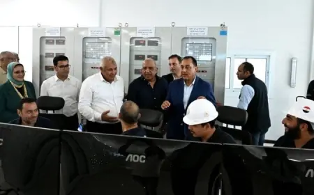 رئيس الوزراء يستعرض محطة تحويل الكهرباء في شرق مطروح مع صور حصرية