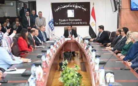 وزير الصناعة يزور الهيئة المصرية العامة للمواصفات والجودة لتعزيز معايير الجودة