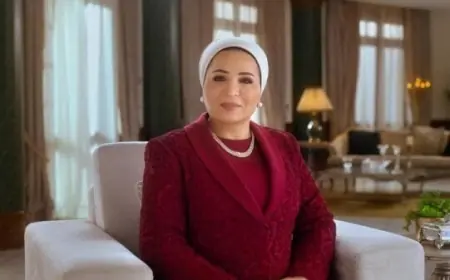 السيدة انتصار السيسي تبارك أسيل أسامة بعد فوزها بالميدالية الذهبية في بطولة العالم لألعاب القوى