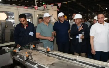 وزير الإنتاج الحربي يزور أبي قير للصناعات الهندسية بالإسكندرية لتعزيز الإنتاج والقدرات التصنيعية