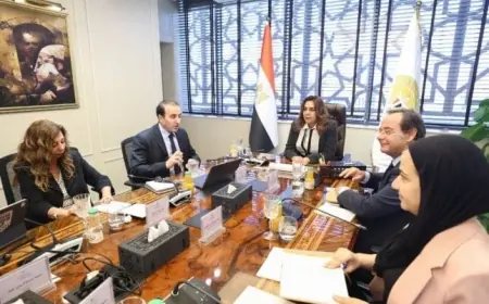 وزيرة التنمية المحلية والبيئة تتفاوض حول تأسيس الصندوق المصري لحماية الشعاب المرجانية