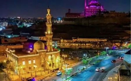 صورة رائعة لملكة الجمال السيدة عائشة وسور مجرى العيون بعد انتهاء مراحل التطوير الأولى
