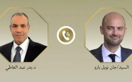 وزير الخارجية يناقش مع نظيره الفرنسي تعزيز العلاقات الثنائية وآخر التطورات الإقليمية