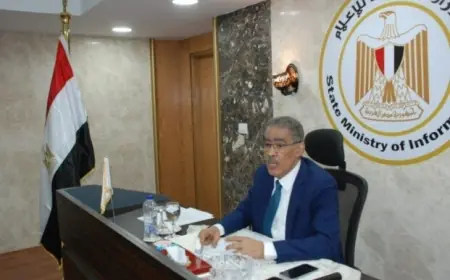وزير الدولة للإعلام يؤكد التزامه بالإسراع بإصدار قانون حرية تداول المعلومات