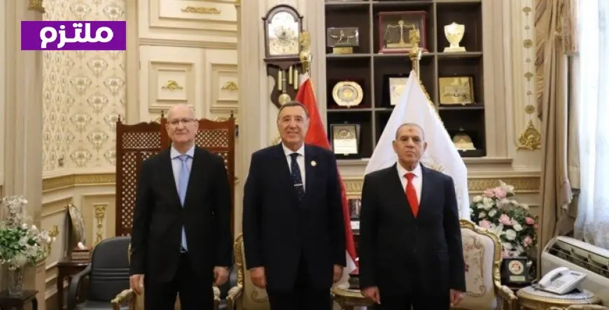 رئيس الدستورية العليا يحتفل بتعيين رئيس محكمة النقض في منصبه الجديد