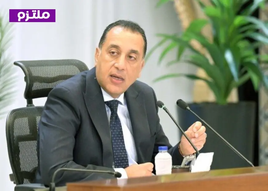 رئيس الوزراء يزور مطحنة دقيق في مطروح لمتابعة سير العمل وخطط الإنتاج