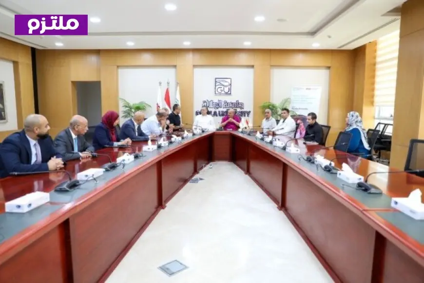 محافظ السويس ورئيس جامعة الجلالة يستعرضان سبل التعاون المشترك لتعزيز جهود التنمية