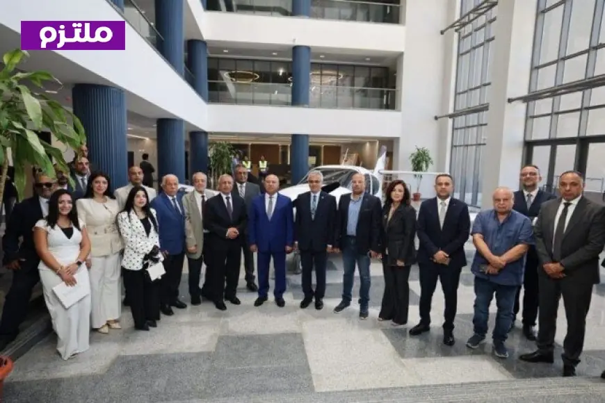 وزير النقل يزور الأكاديمية العربية بالعلمين الجديدة ويثني على تميزها التعليمي والتكنولوجي