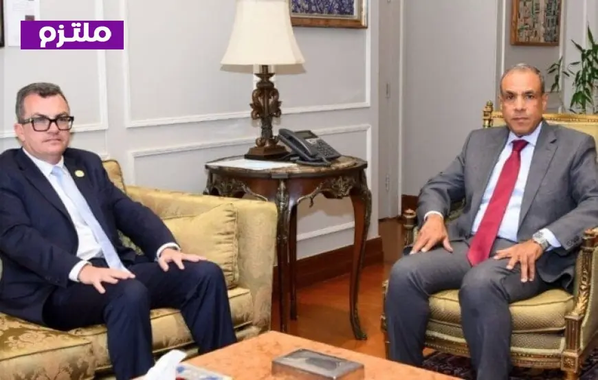وزير الخارجية يلتقي وزير التخطيط ويجري محادثات مع السفراء المعينين في الخارج