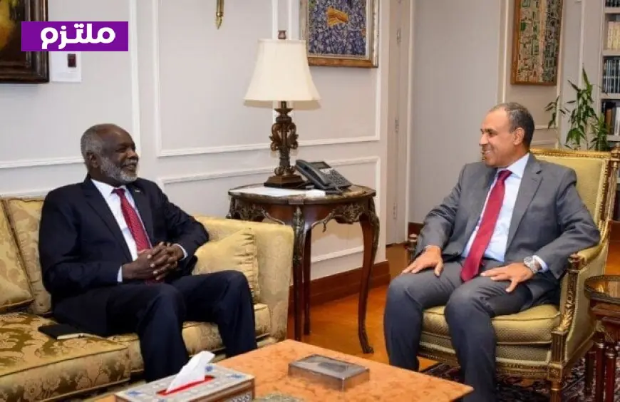 وزير الخارجية يعقد مباحثات مع وزير المالية السوداني لتعزيز التعاون ودعم جهود إعادة الإعمار