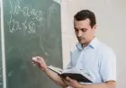 قرار وزارة التعليم حول نقل المعلمين من التعليم الفني إلى الإعدادي والثانوي يثير الجدل ويقدم إجابات حاسمة