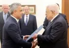 السفير المصري يسلم أوراق اعتماده للرئيس الفلسطيني محمود عباس لتعزيز العلاقات الثنائية