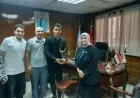 نقيب التمريض تكرّم الممرض علي محمد بجوائز مالية ودرع ومنحة دراسية في جامعة بدر