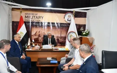 وزير الإنتاج الحربي يلتقي بممثلي الشركات في معرض الدفاع الأول بالبوسنة والهرسك