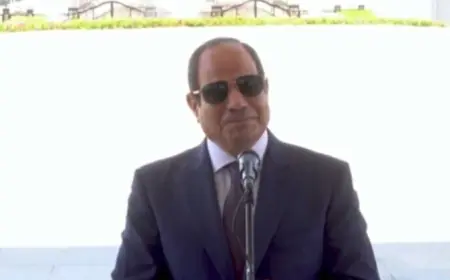 الرئيس السيسي يستقبل رئيس وزراء اليونان في مطار العلمين الدولي لتعزيز العلاقات الثنائية