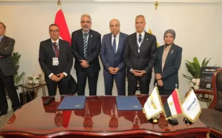 وزير الطيران يشهد توقيع اتفاقية CO2 Connect الجديدة بين مصر للطيران والأياتا لتعزيز الاستدامة الجوية