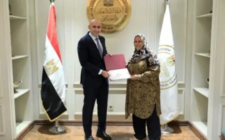 تكريم وزير التعليم لمديري مدرستي برقطا الإعدادية والشهيد أحمد سمير تعزيزًا لكرامة المعلمين كخط أحمر