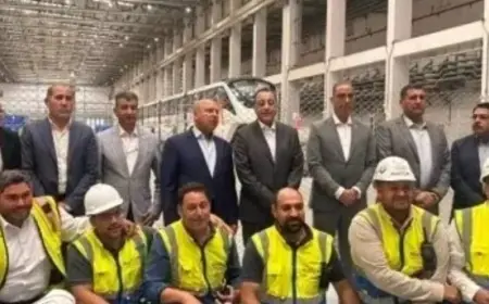 مدبولي يقوم بجولة في مونوريل غرب النيل ويصور لحظات مميزة مع فريق العمل