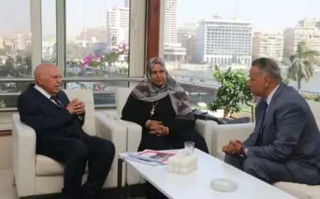 نقيب المعلمين يكرّم مديري مدرستين في القليوبية ويمنحهما رحلتي عمرة تقديرًا لإنجازاتهما