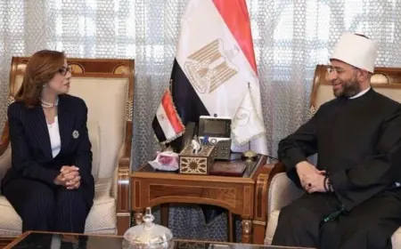 وزير الأوقاف يلتقي السفيرة أميرة فهمي قبيل بدء مهامها الرسمية في سنغافورة