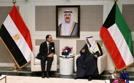 رئيس الوزراء يعقد محادثات مع ولي عهد الكويت لتعزيز أوجه التعاون بين البلدين