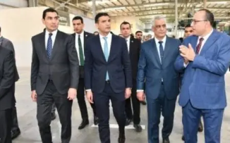 مدبولي يناقش مشاريع البنية التحتية وتنمية العمران مع وزراء حكوميين
