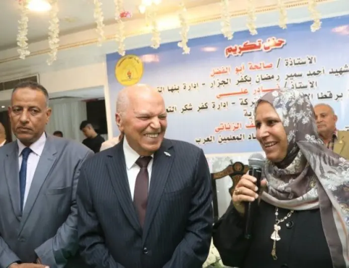 إطلاق جائزة المعلم القدوة مع تكريم معنوي ومادي من نقيب المعلمين
