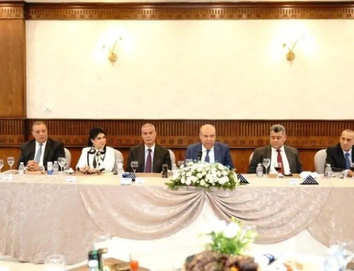 وزير الطيران يؤكد أن إدارة المطارات للقطاع الخاص لا تعني بيع أصول الدولة