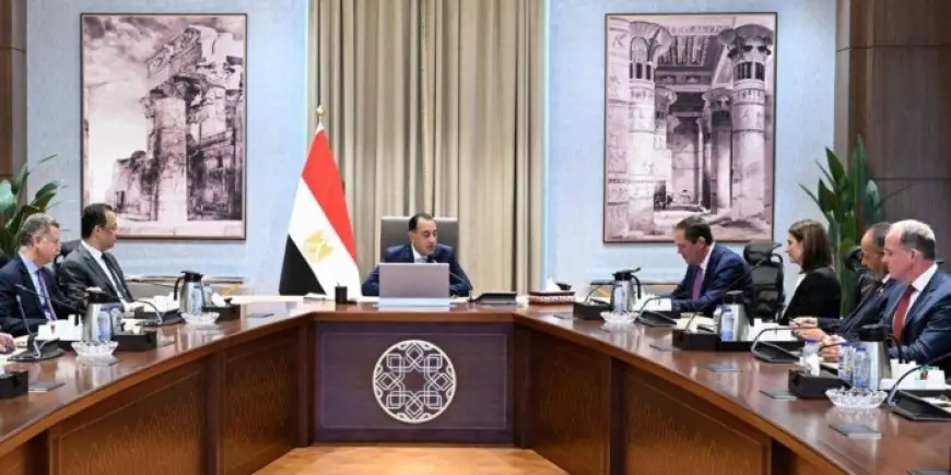 رئيس الوزراء يلتقي شركة سيسكو لتعزيز التعاون في مجال الاتصالات والذكاء الاصطناعي