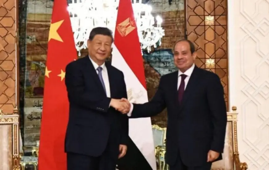 الرئيس السيسي وقرينته يقودان الرئيس الصيني في جولة مدهشة بالمتحف المصري الكبير