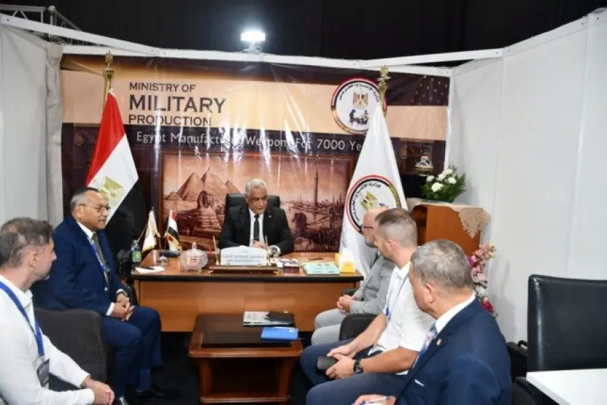 وزير الإنتاج الحربي يلتقي بممثلي الشركات في معرض الدفاع الأول بالبوسنة والهرسك