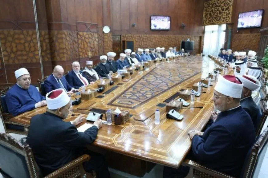 شيخ الأزهر يطالب بتوحيد جهود علماء الأمة لحماية الهوية الإسلامية