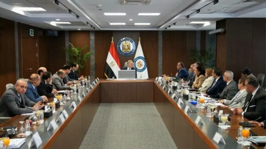 وزير البترول يؤكد أن تطوير معامل التكرير وشبكات النقل والتخزين يعزز تحول مصر إلى مركز إقليمي رائد في تجارة المنتجات البترولية