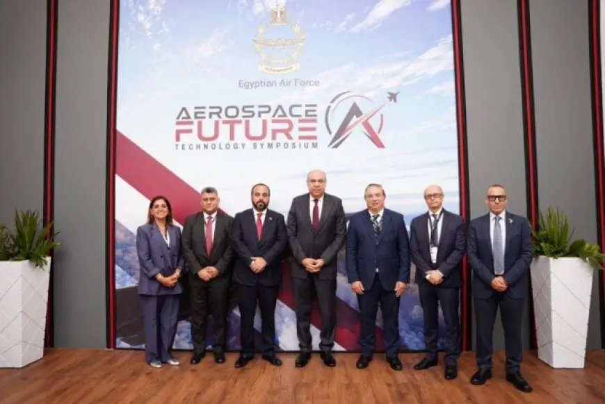 وزير الطيران يلتقي رئيس مفوضية LACAC لتعزيز التعاون في قطاع النقل الجوي