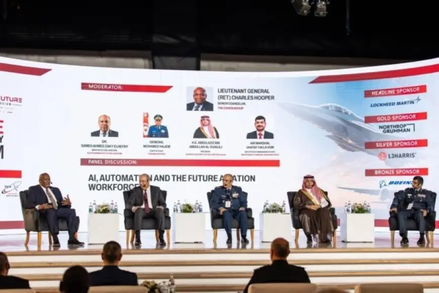وزير الطيران المدني يستعرض مستقبل الذكاء الاصطناعي في منتدى تكنولوجيا الفضاء المستقبلية