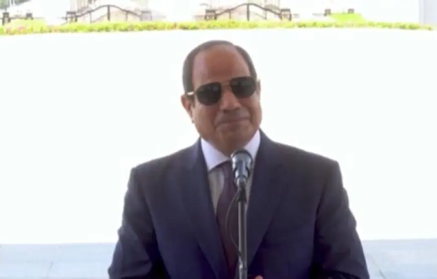 الرئيس السيسي يستقبل رئيس وزراء اليونان في مطار العلمين الدولي لتعزيز العلاقات الثنائية