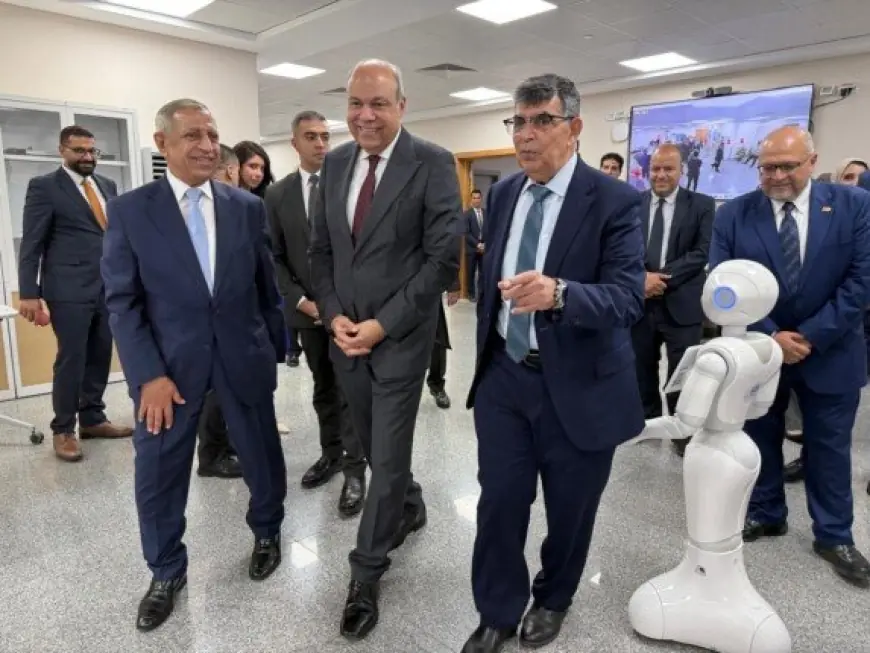 وزير الطيران المدني يزور فرع الأكاديمية العربية للعلوم والتكنولوجيا في العلمين الجديدة لتعزيز التعليم والبحث العلمي