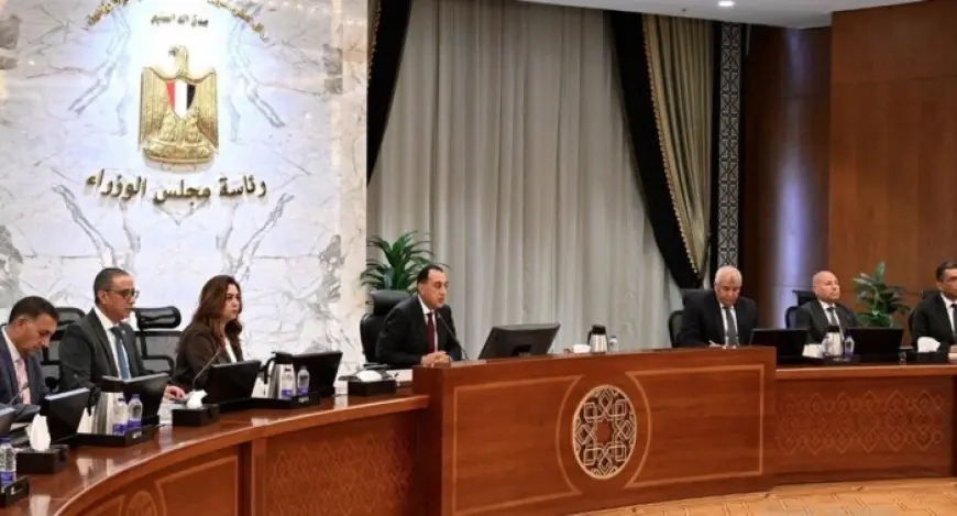 مدبولي يؤكد أهمية المتابعة الشخصية لملفات النظافة والإنارة والطرق للمحافظين