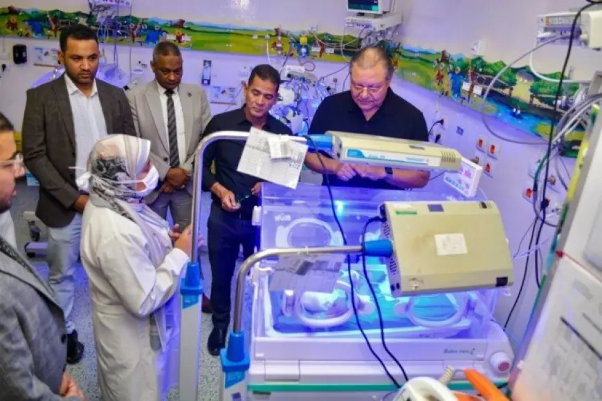 رئيس الاعتماد والرقابة الصحية يقوم بجولة تفقدية في منشآت التأمين الصحي الشامل بالأقصر